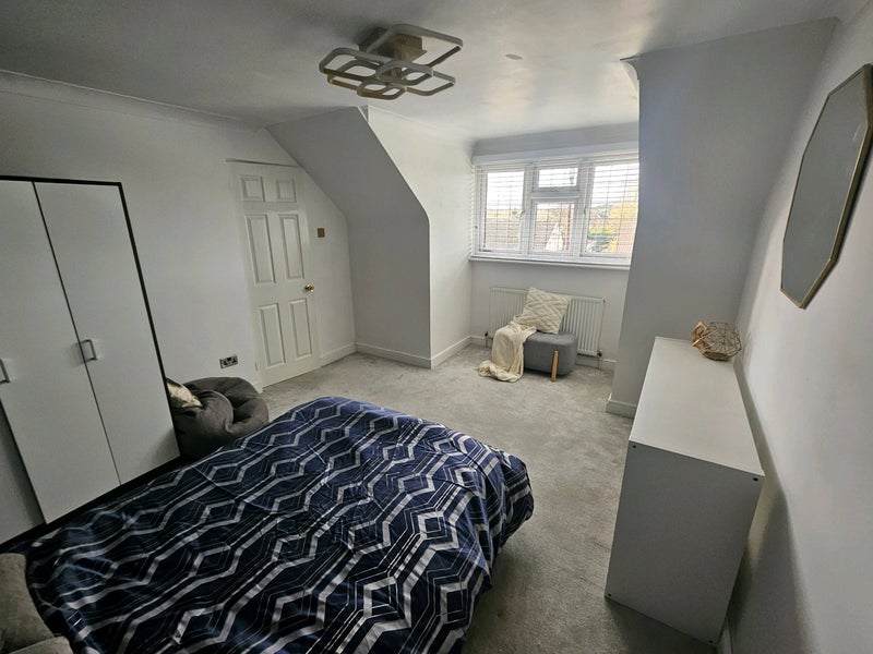 Room Highlands Road in Basildon