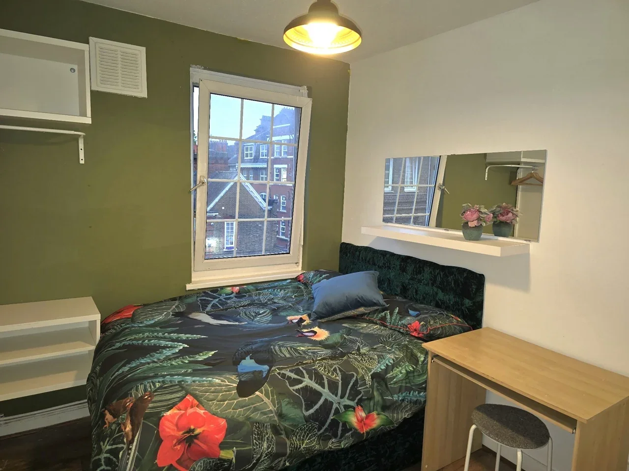 Room Bethnal Green Estate in Greater London