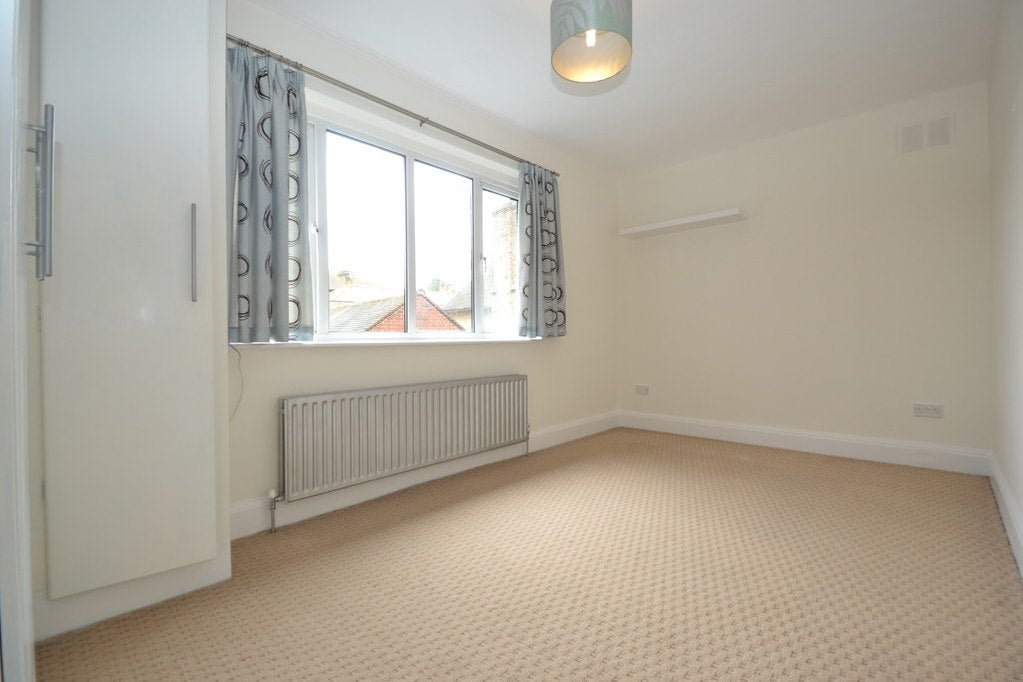 House Grove Road in Greater London