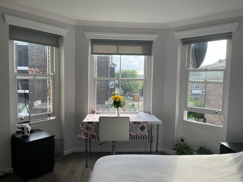 Room Beaumont Crescent in Greater London