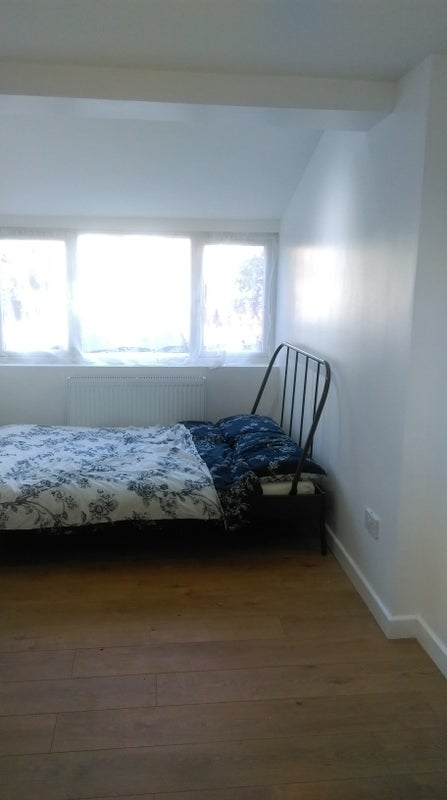 Room College Park Close in Greater London