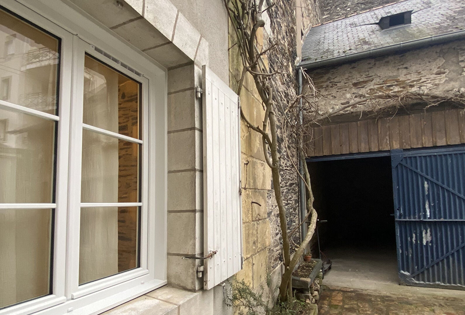 Room Rue de Quatrebarbes in Angers