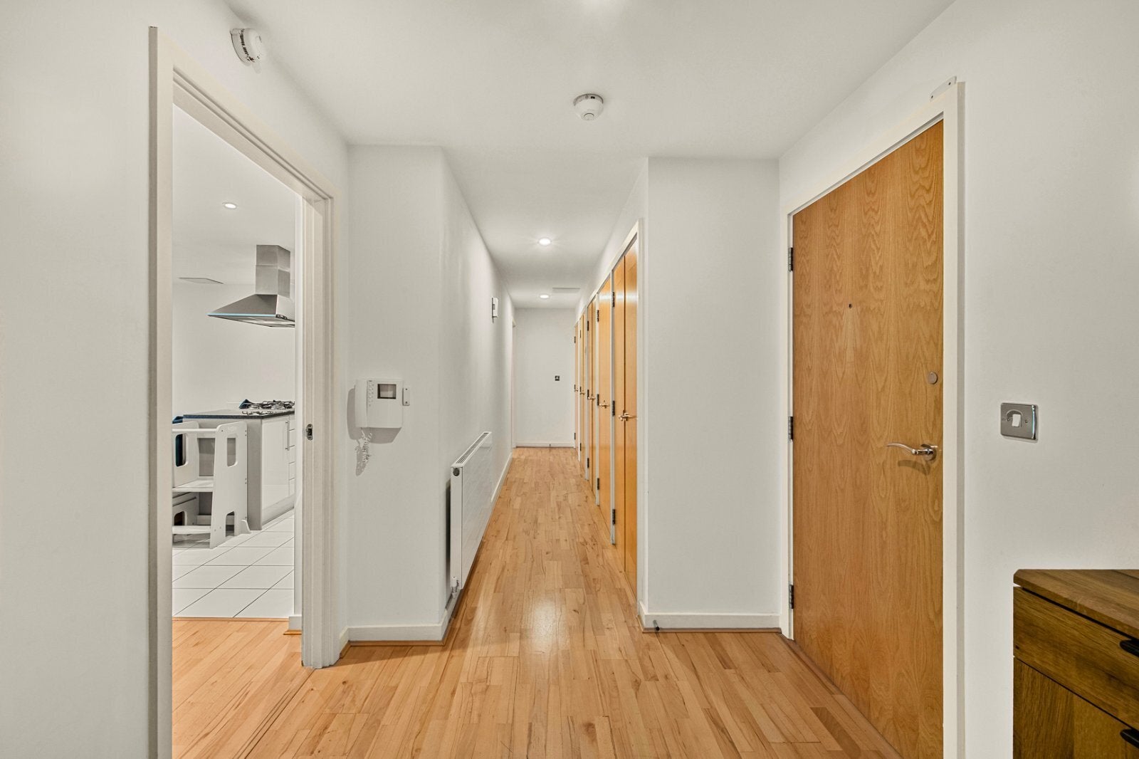 Flat Whitelands Crescent in Greater London