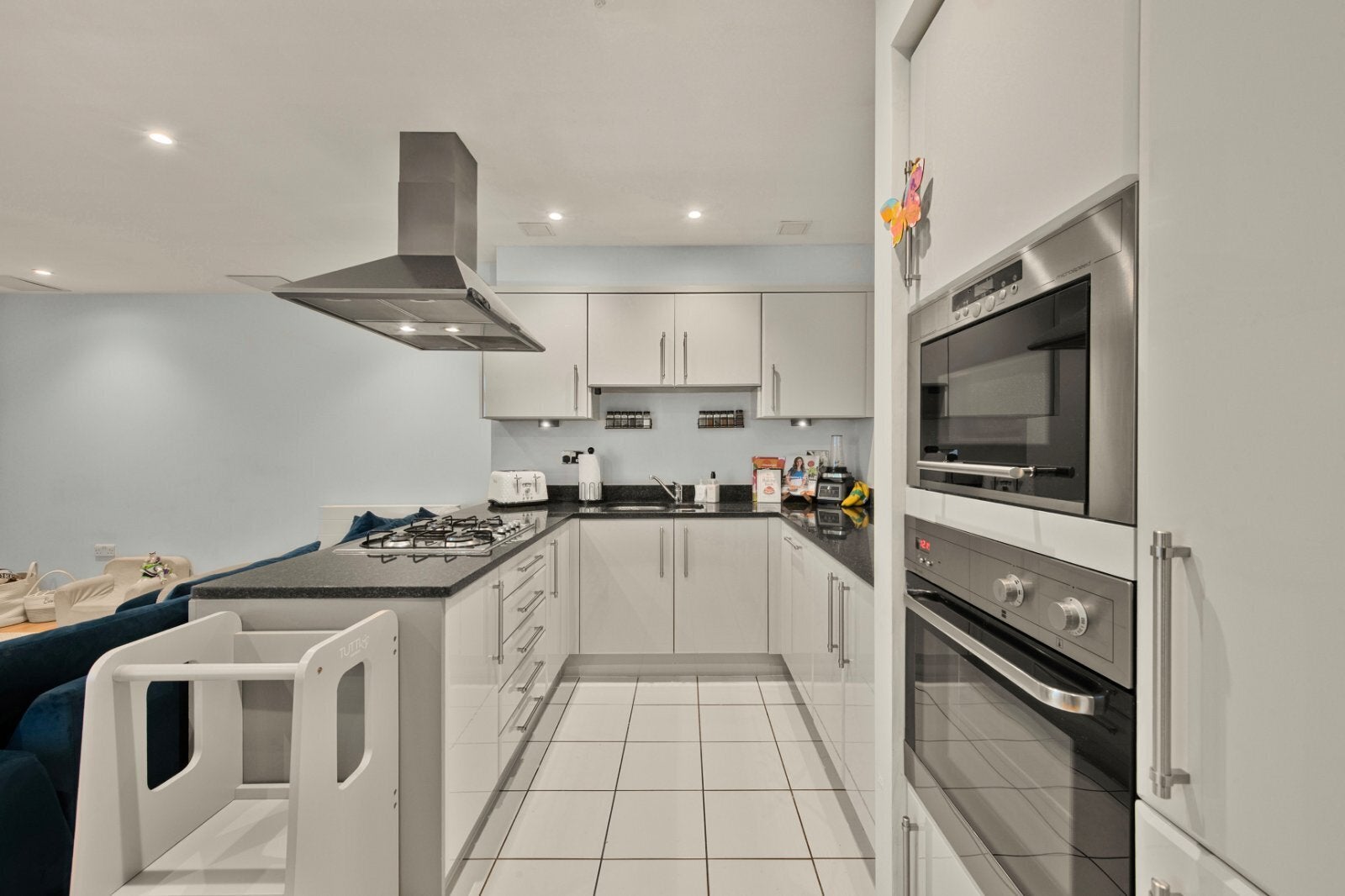 Flat Whitelands Crescent in Greater London