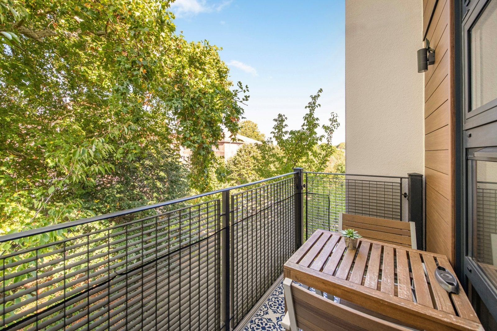 Flat Whitelands Crescent in Greater London