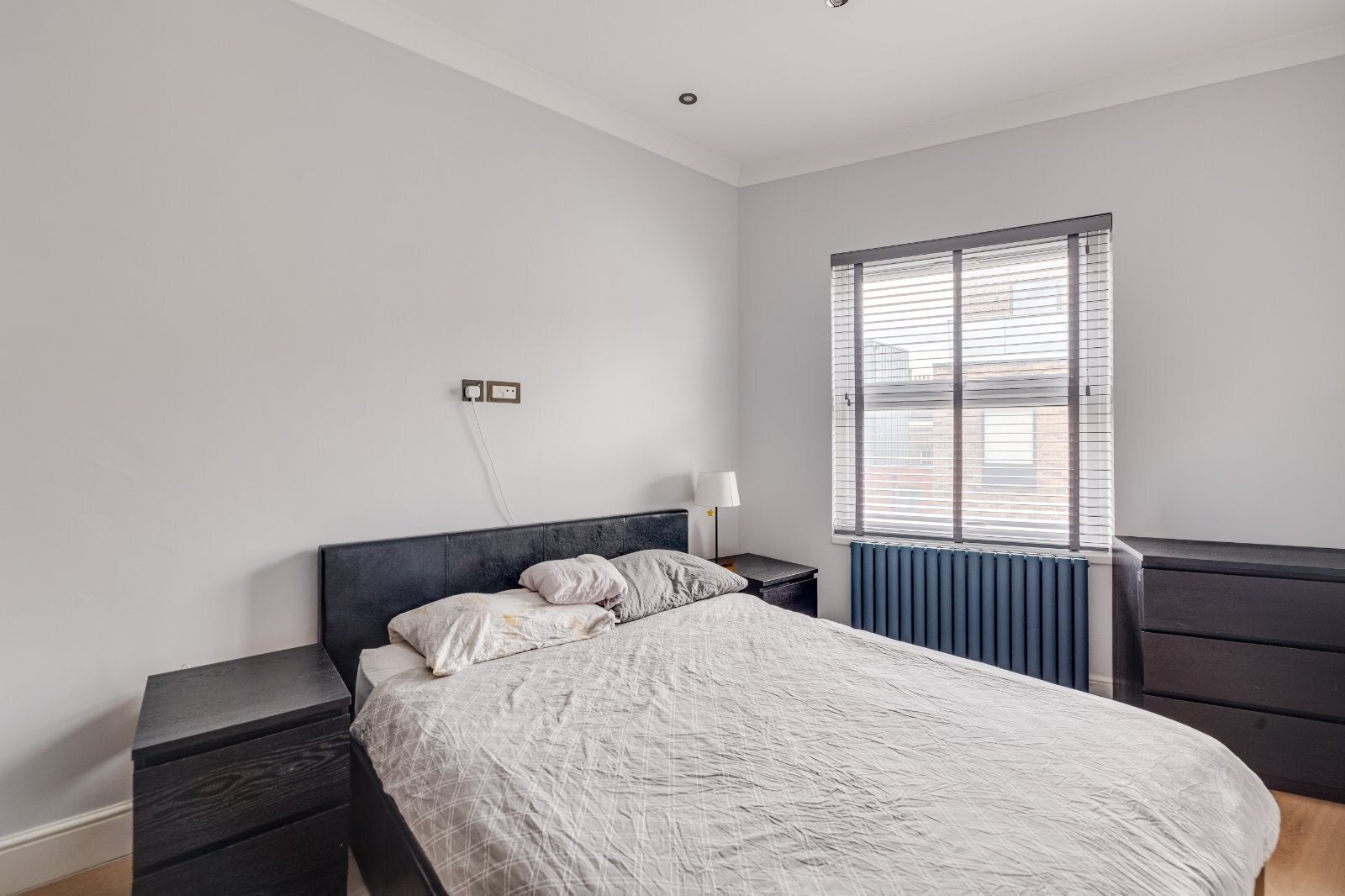 Flat Lillie Road in Greater London
