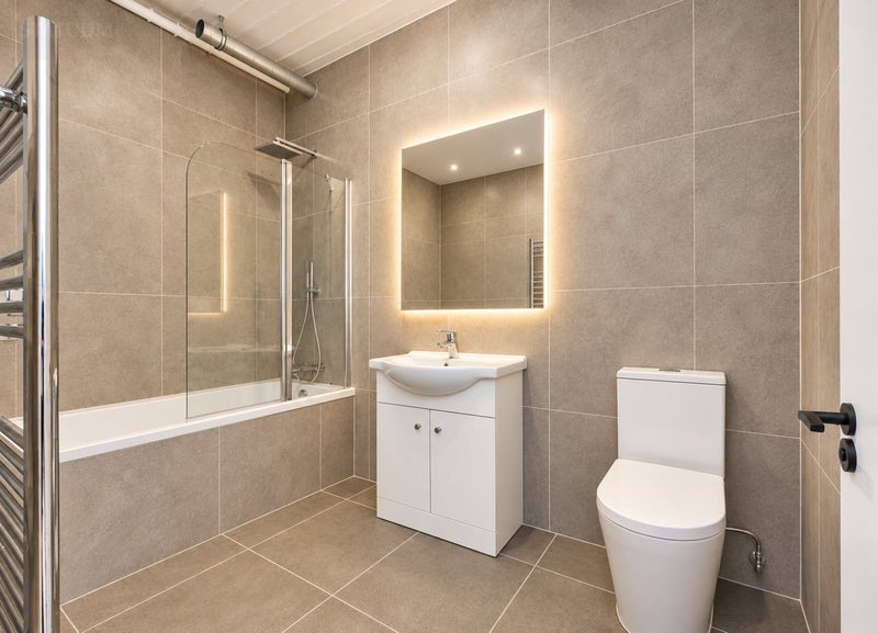 Room Tudor Grove in Greater London