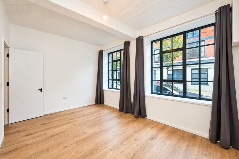 Flat Tudor Grove in Greater London