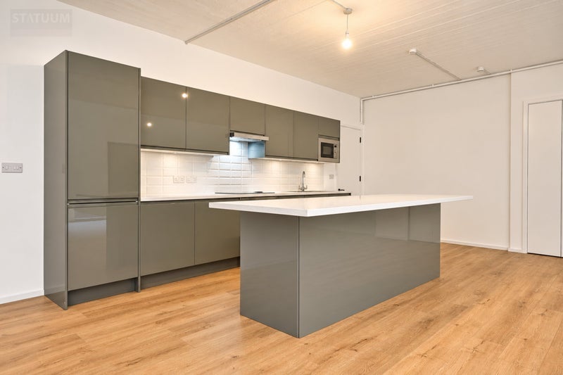 Room Tudor Grove in Greater London