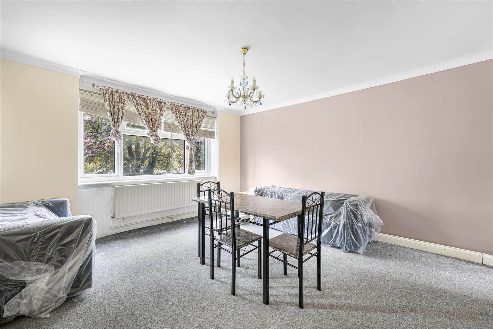 Flat Mawbray Road in Harlow