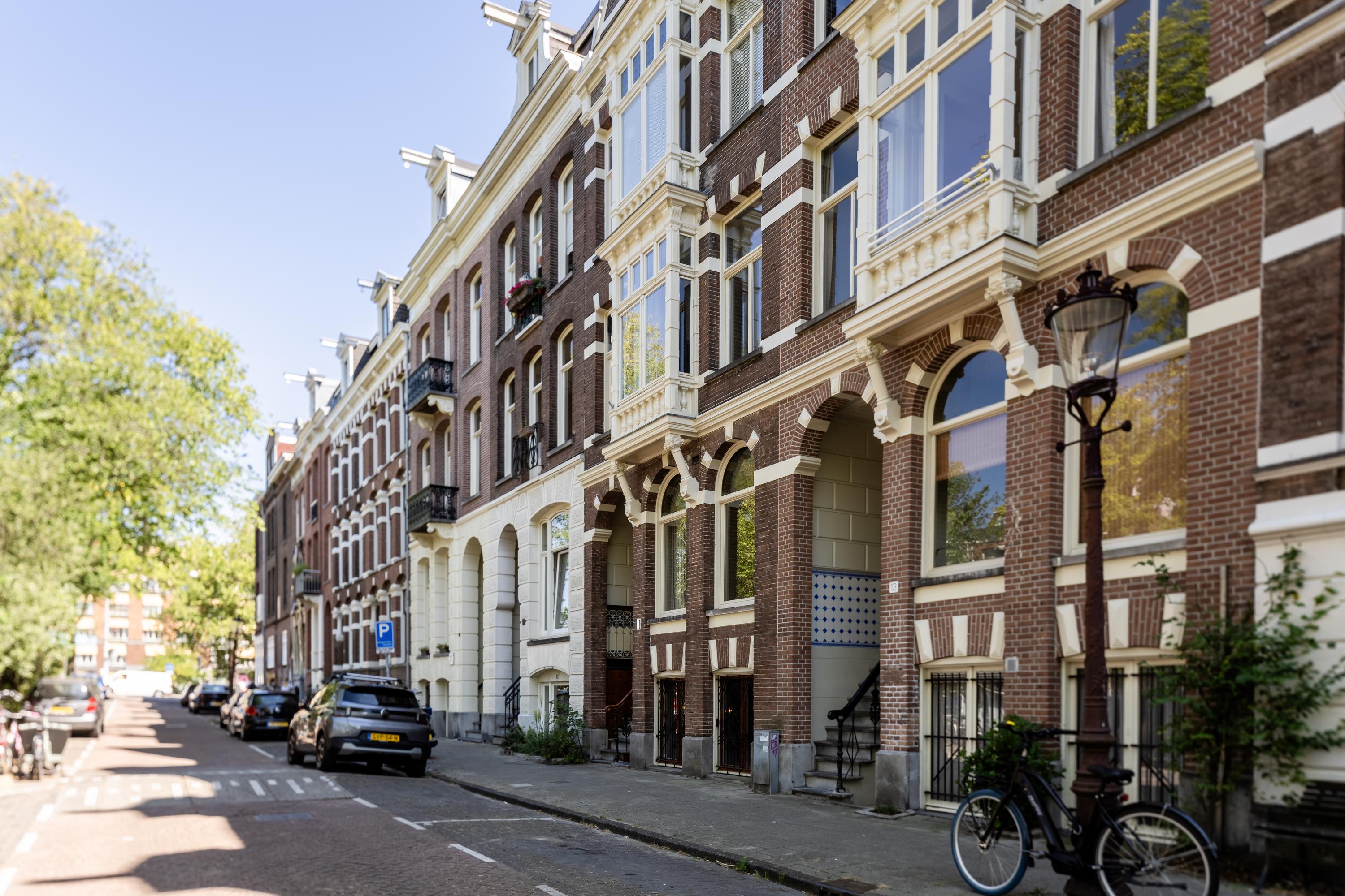 Appartement Jacob van Lennepkade 11 O in Amsterdam