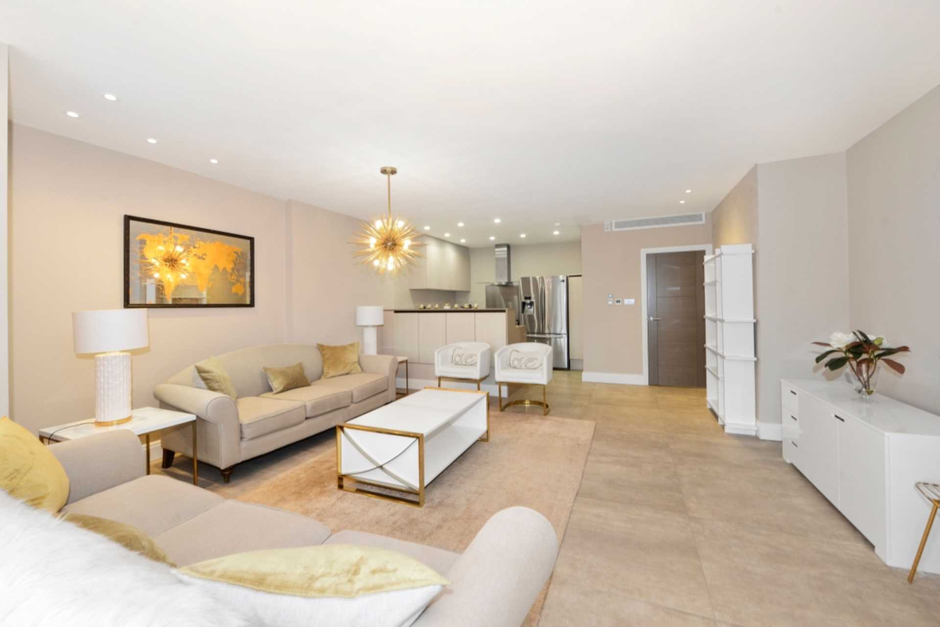 Flat Lyndhurst Road in Greater London