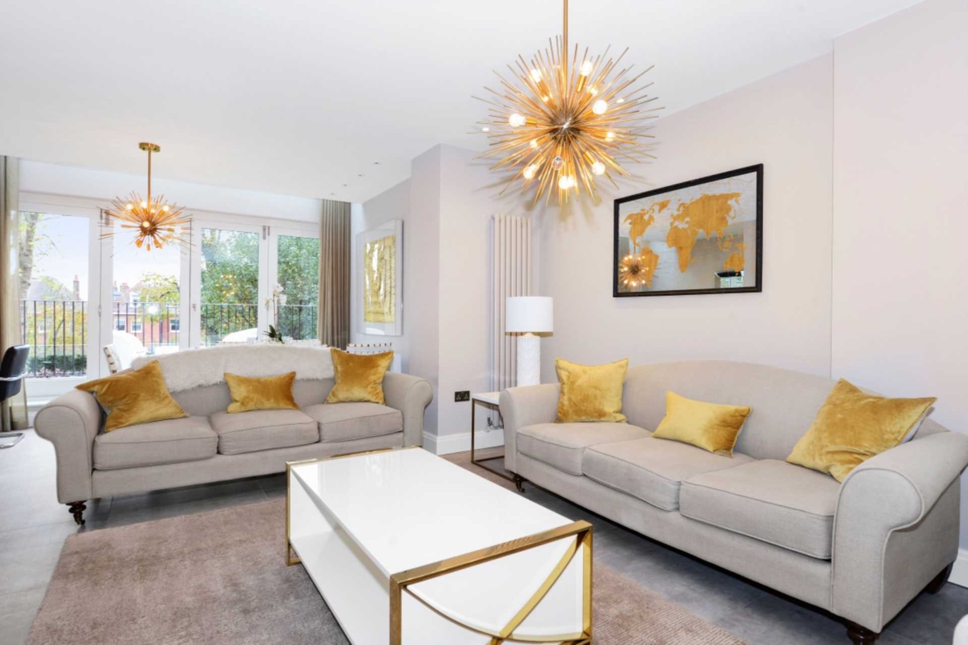 Flat Lyndhurst Road in Greater London