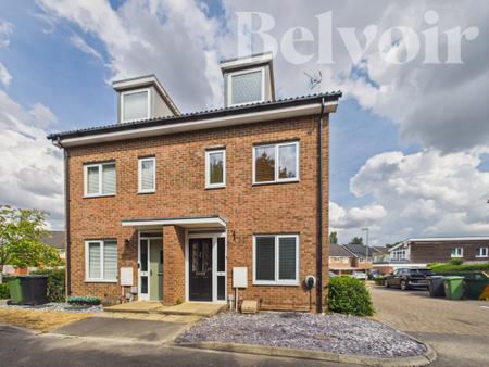 House Irvine Crescent in Basingstoke and Deane