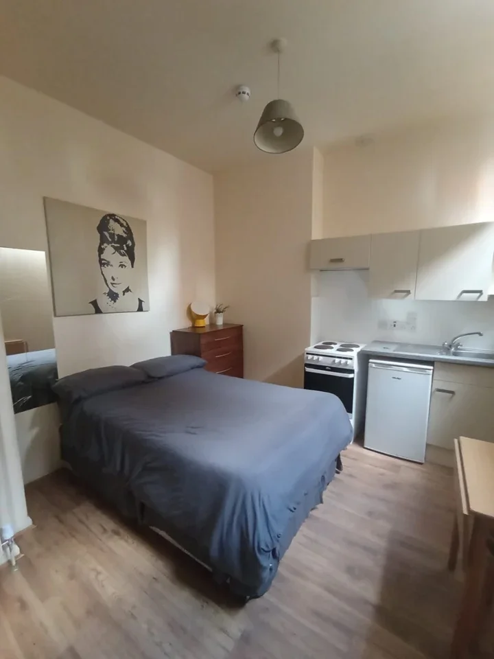 Room Anson Road in Greater London