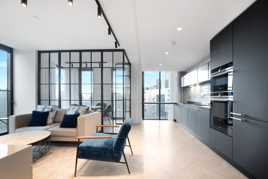 Flat Earl Street in Greater London