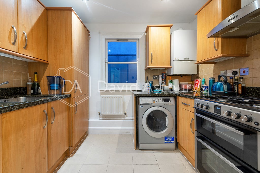 Flat Laycock Street in Greater London