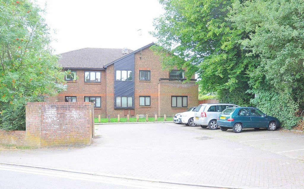 Flat Hatfield Road in St Albans
