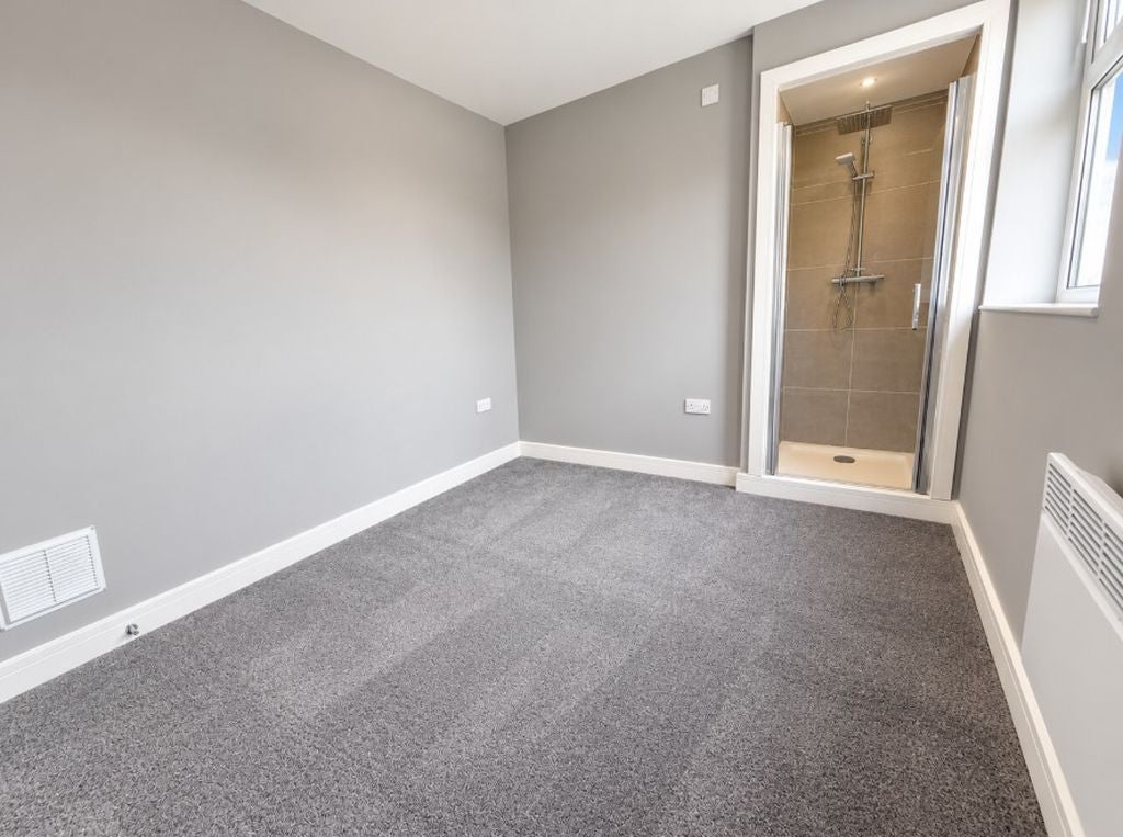Room Forton Road in Gosport