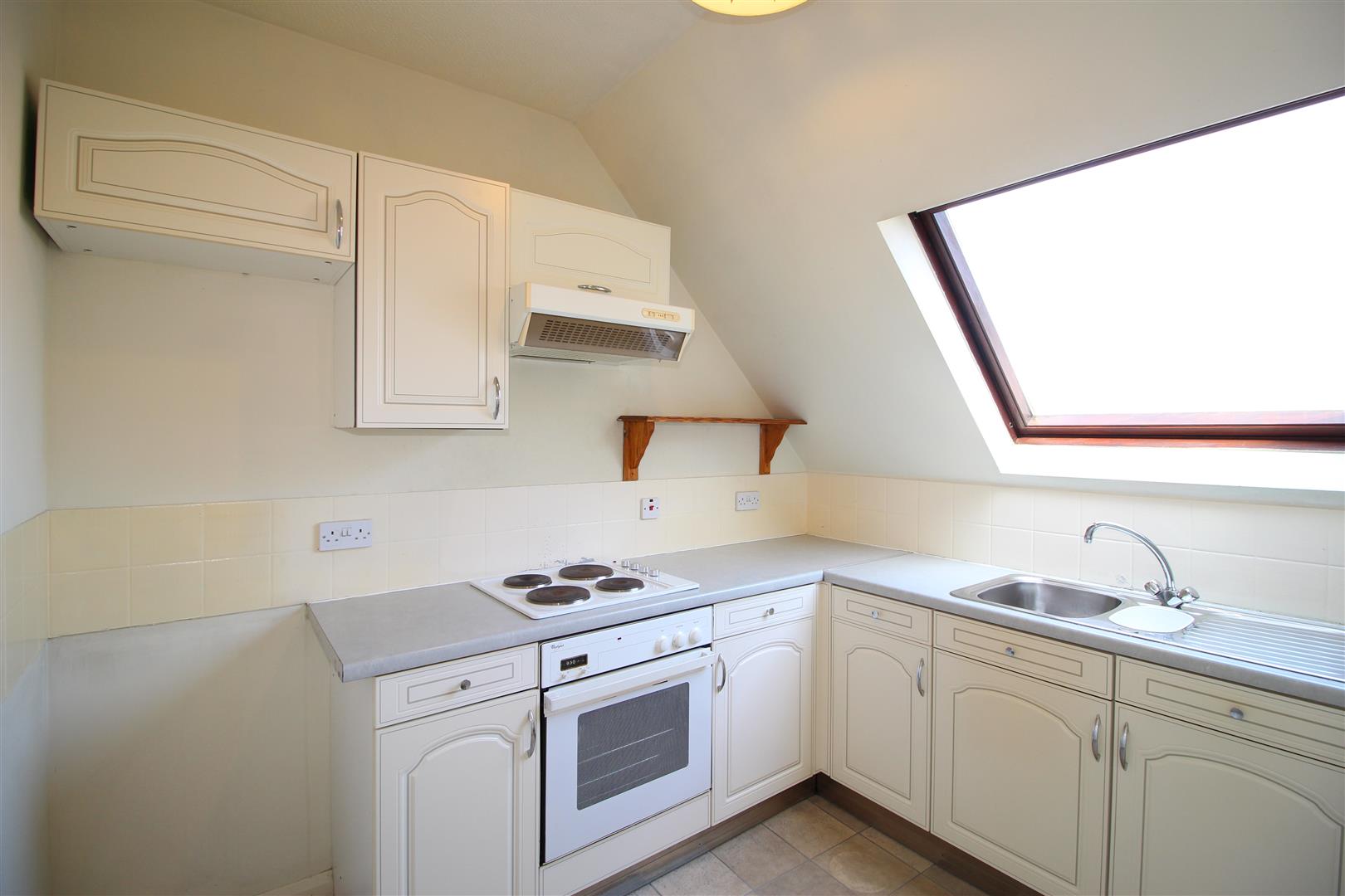 Flat Highgrove Court in Rushden