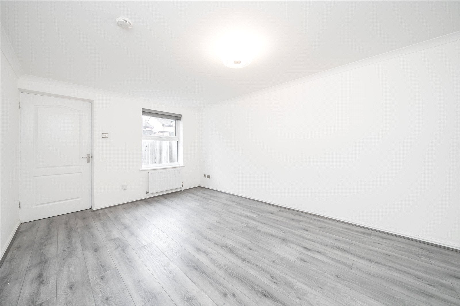 Flat Cranberry Lane in Greater London