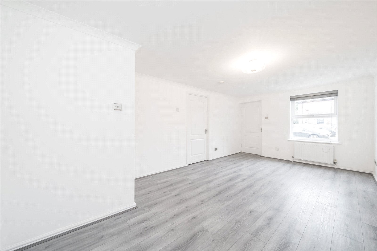 Flat Cranberry Lane in Greater London