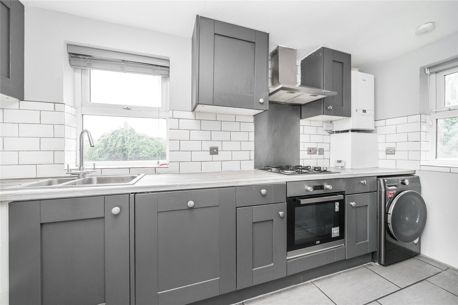 Flat Cranberry Lane in Greater London