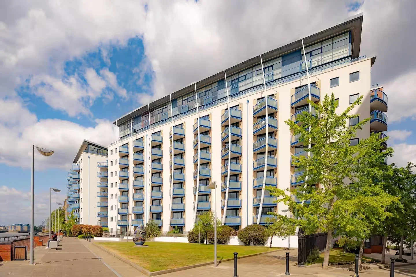 Flat Newton Place in Greater London