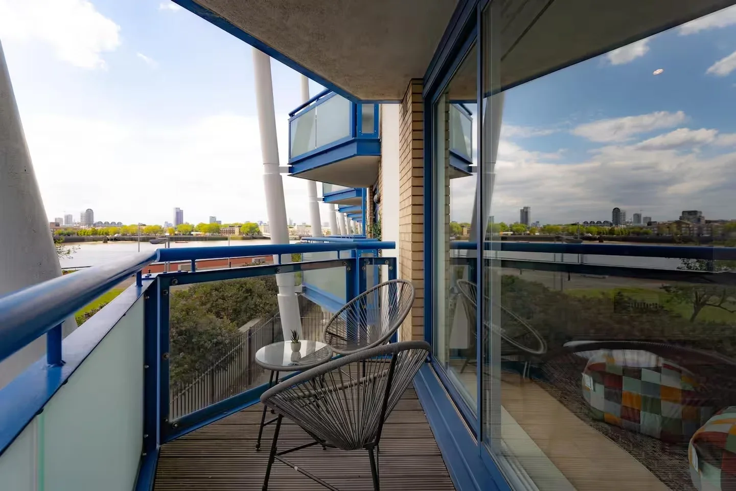 Flat Newton Place in Greater London