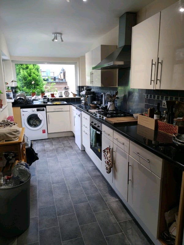 Room Muller Road in Bristol