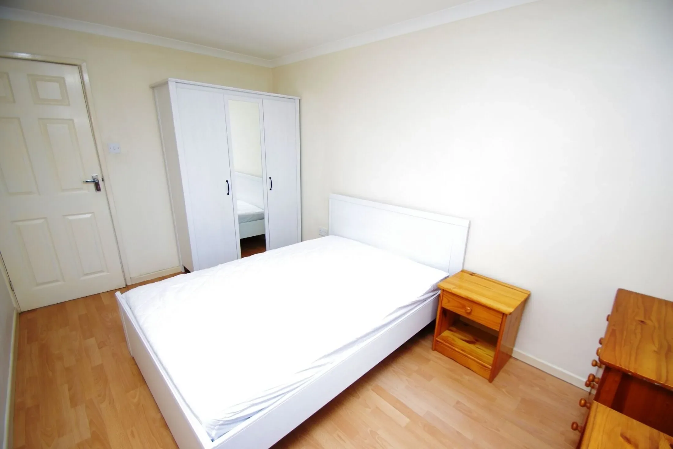 Flat Rickmansworth Road in Watford