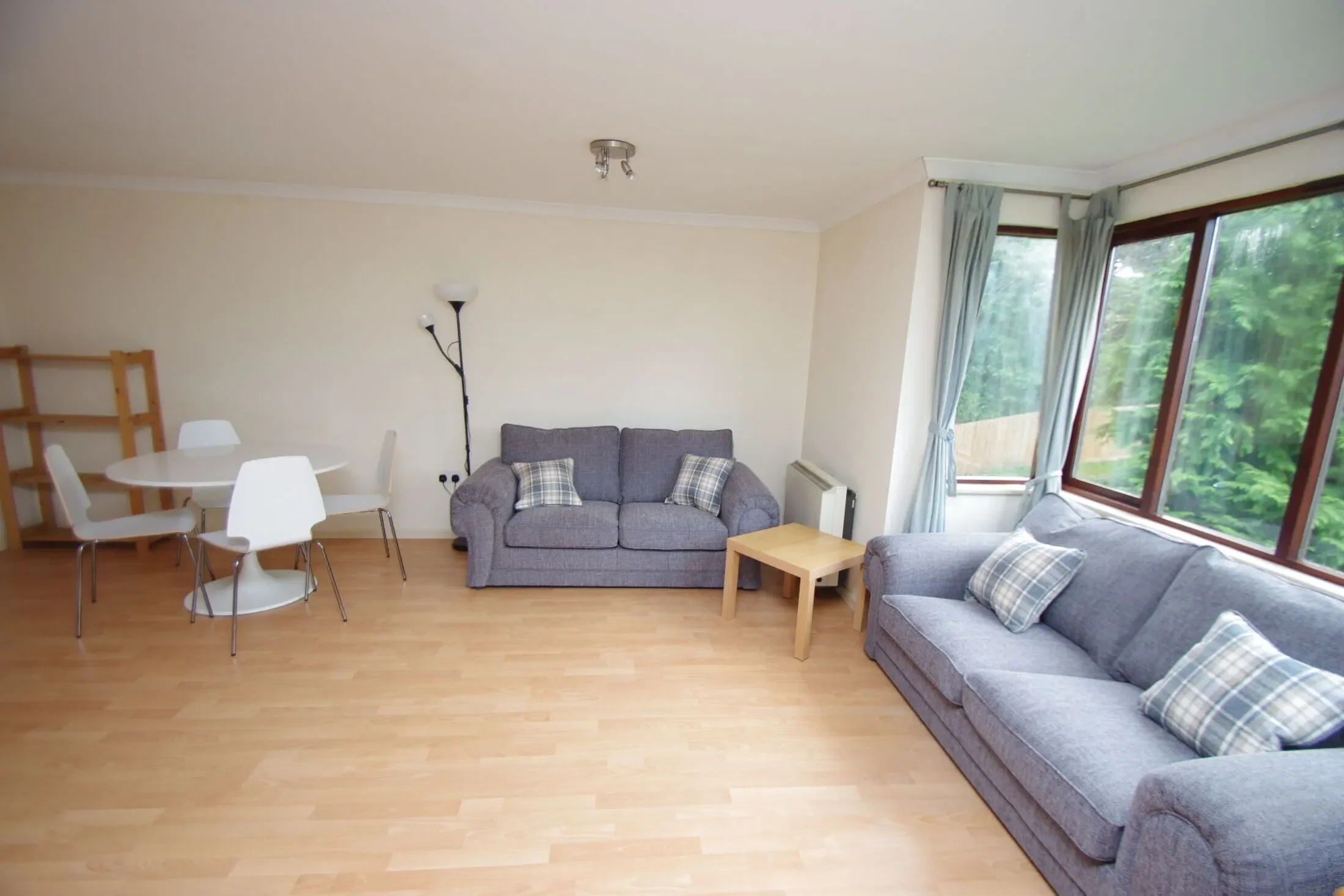 Flat Rickmansworth Road in Watford