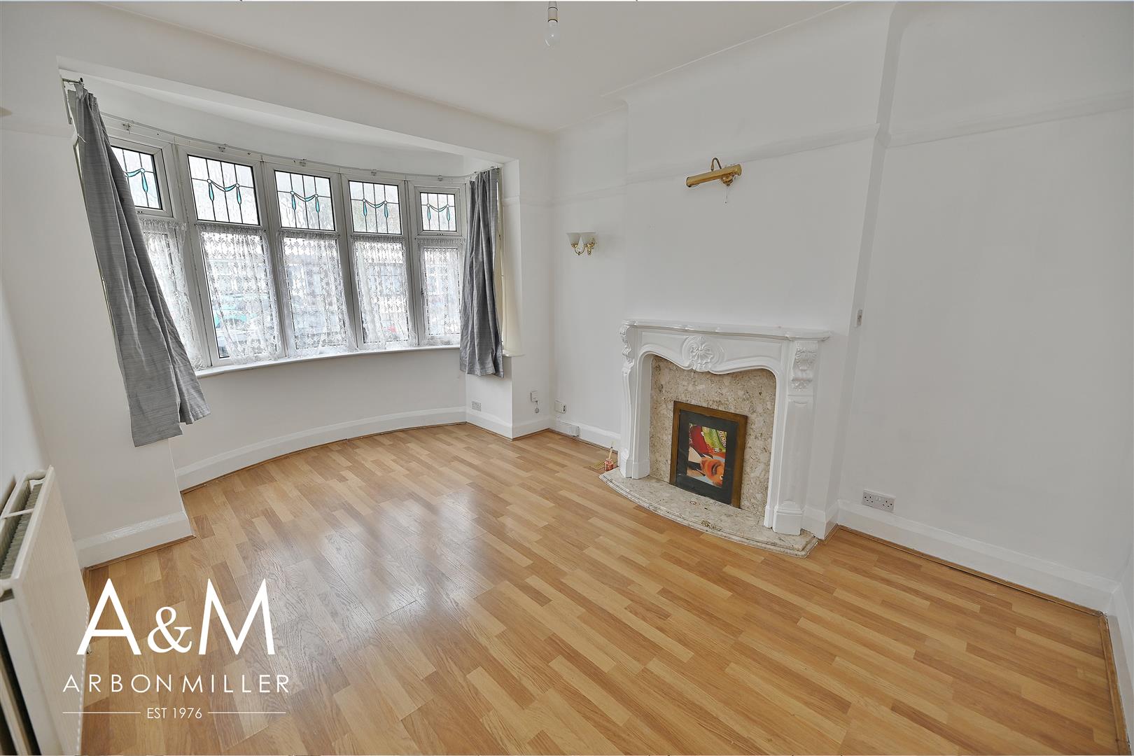 Room Sydney Road in Greater London