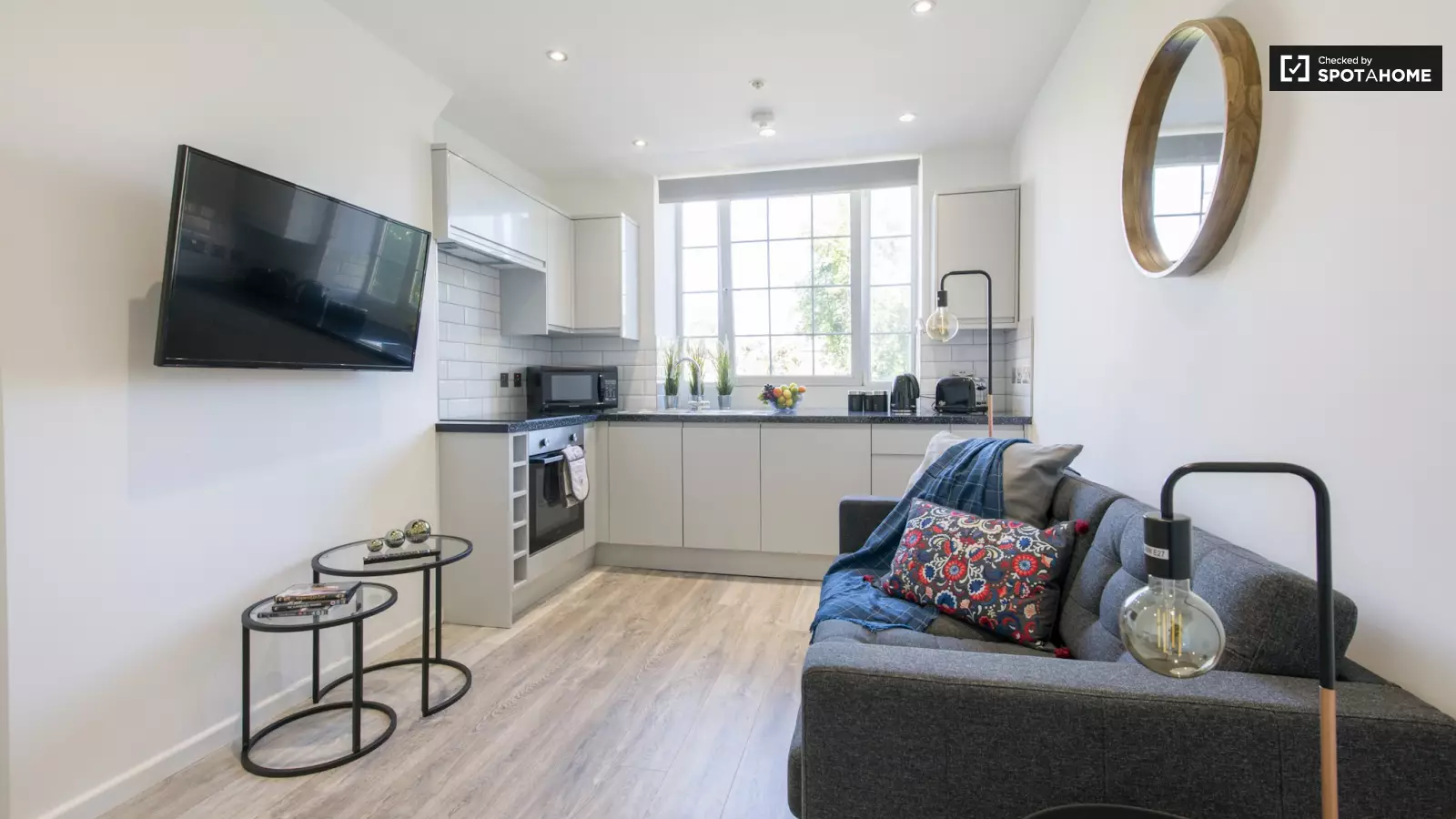 Flat Tabard Street in Greater London