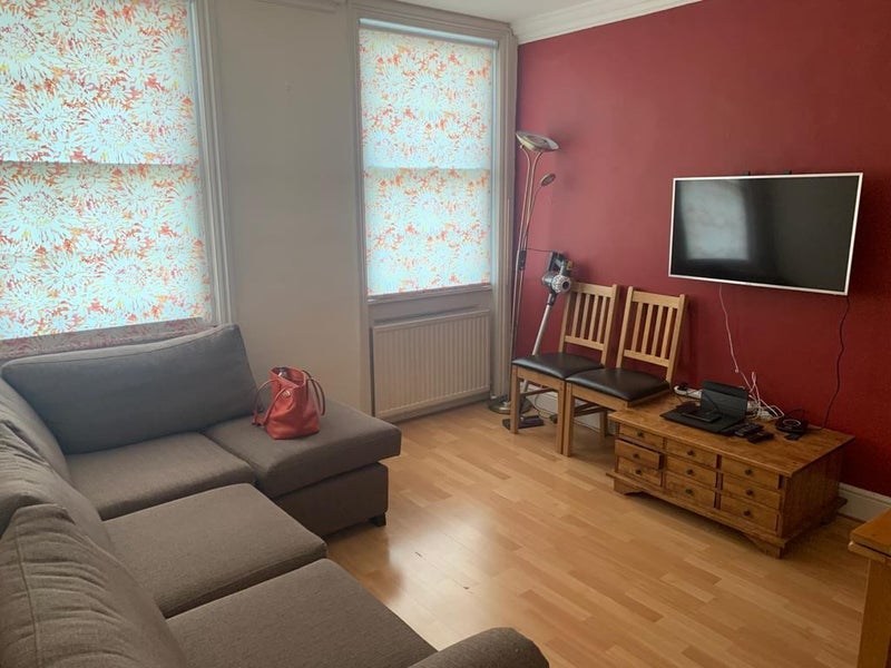 Flat Clapham Road in Greater London