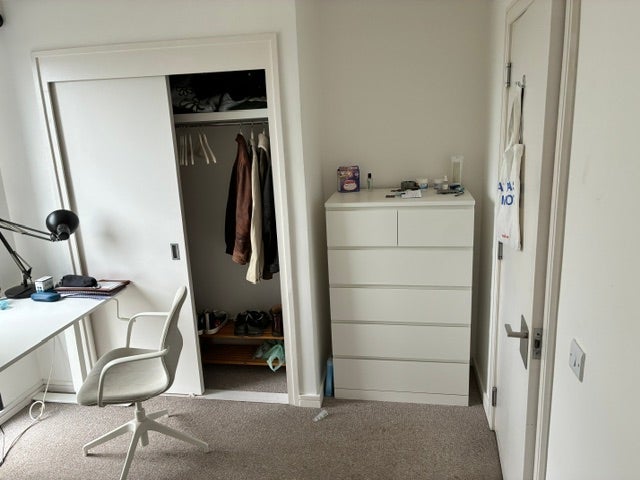 Room Skypark Road in Bristol