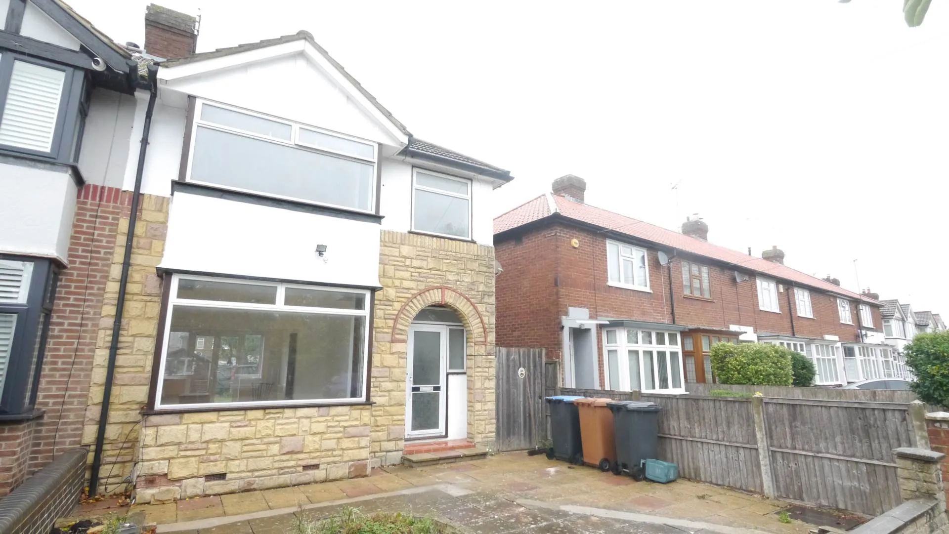 Flat Birchwood Avenue in Welwyn Hatfield
