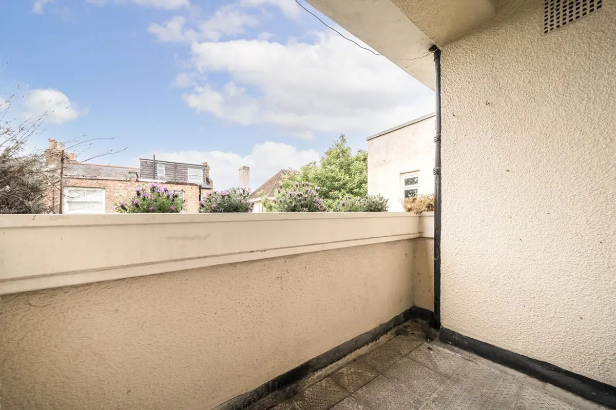 Flat Westville Road in Greater London