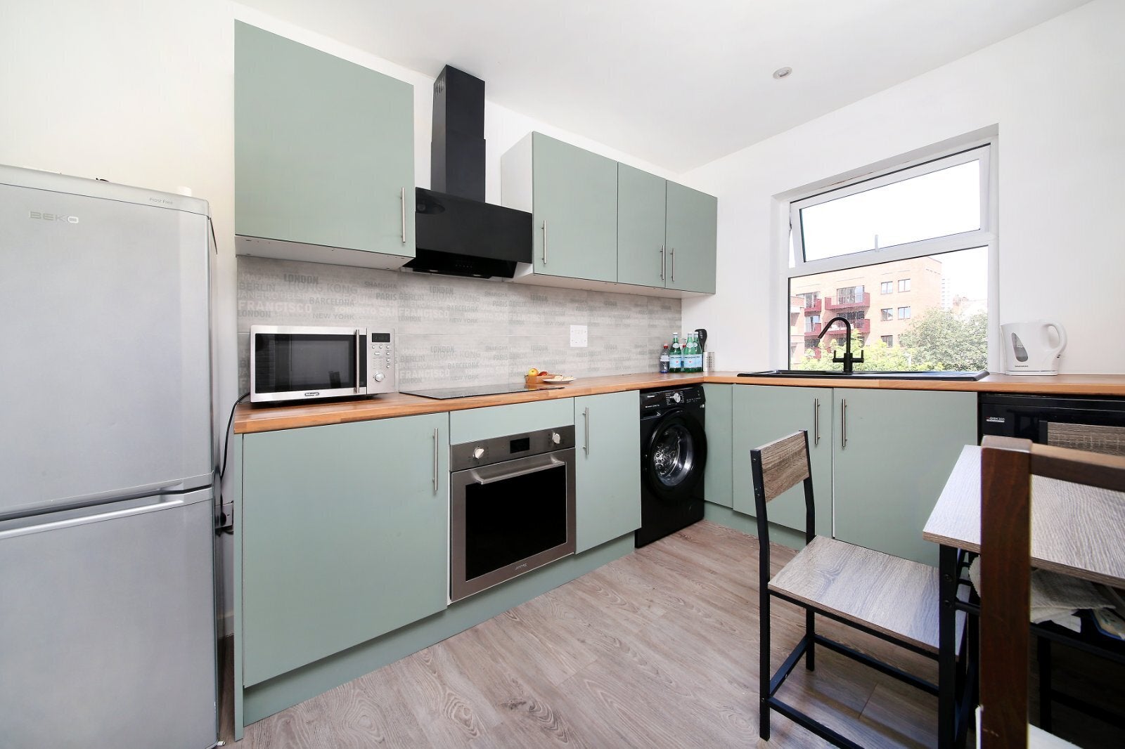 Flat Comyn Road in Greater London