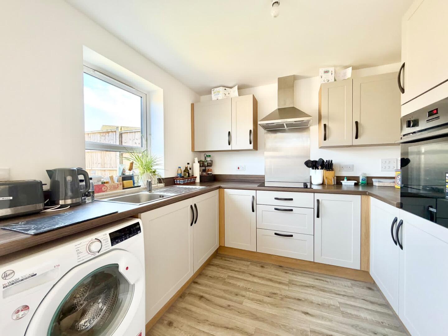 House Larkspur Close in Newport