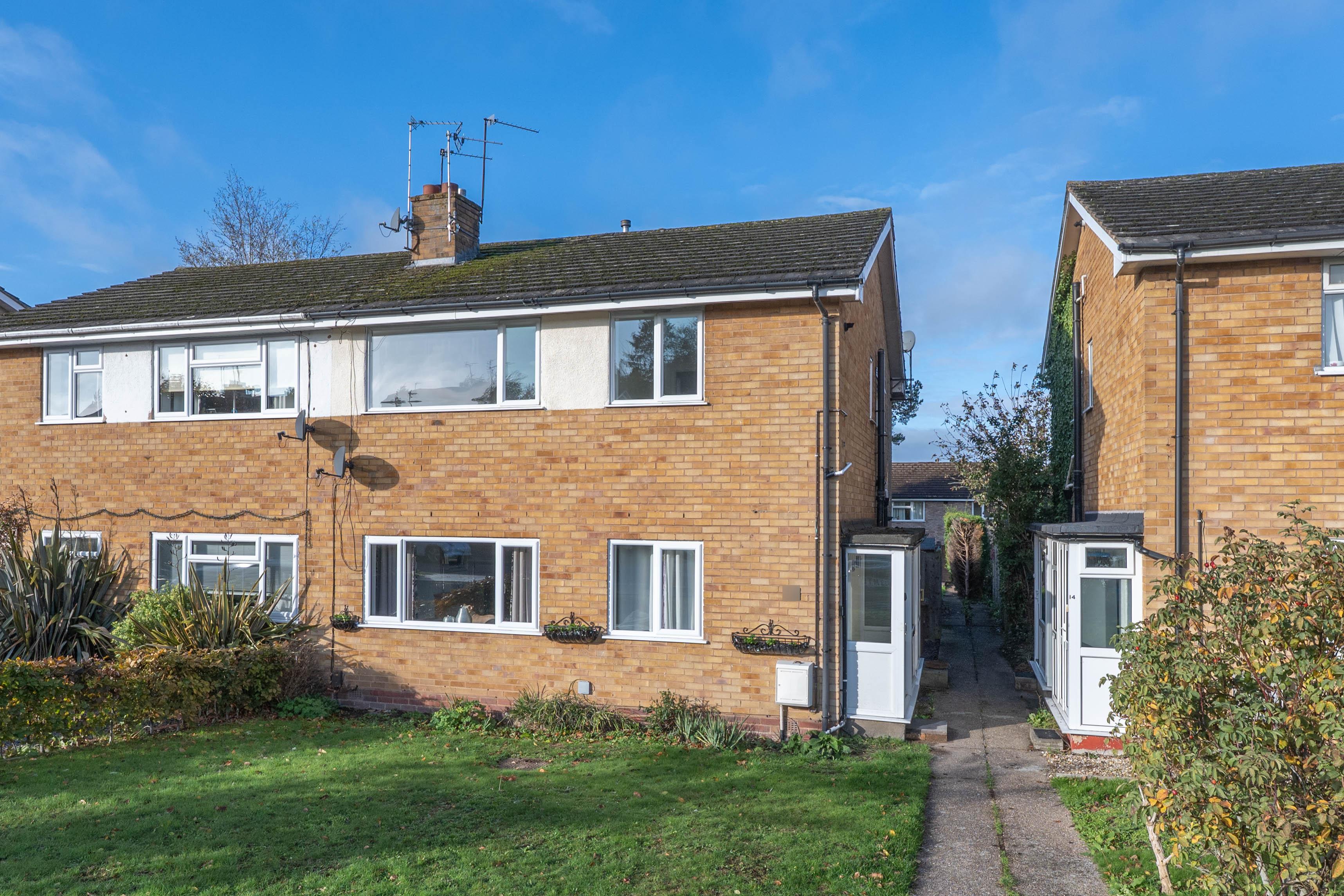Flat Mockley Wood Road in Metropolitan Borough of Solihull