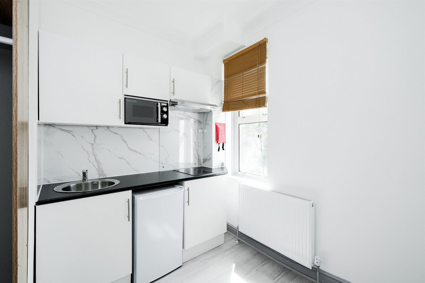 Flat Folkestone Road in Greater London