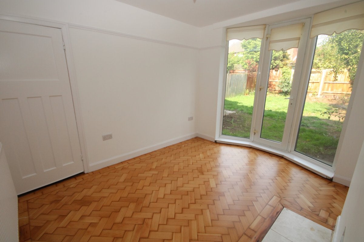 Flat Town Lane in Bebington