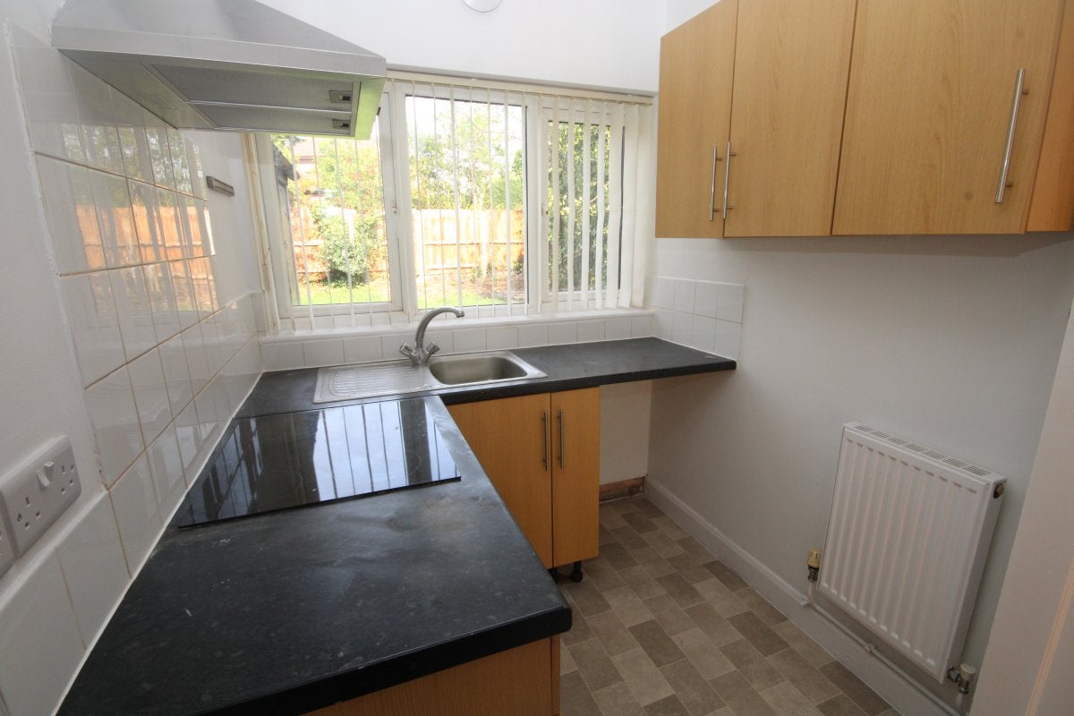 Flat Town Lane in Bebington