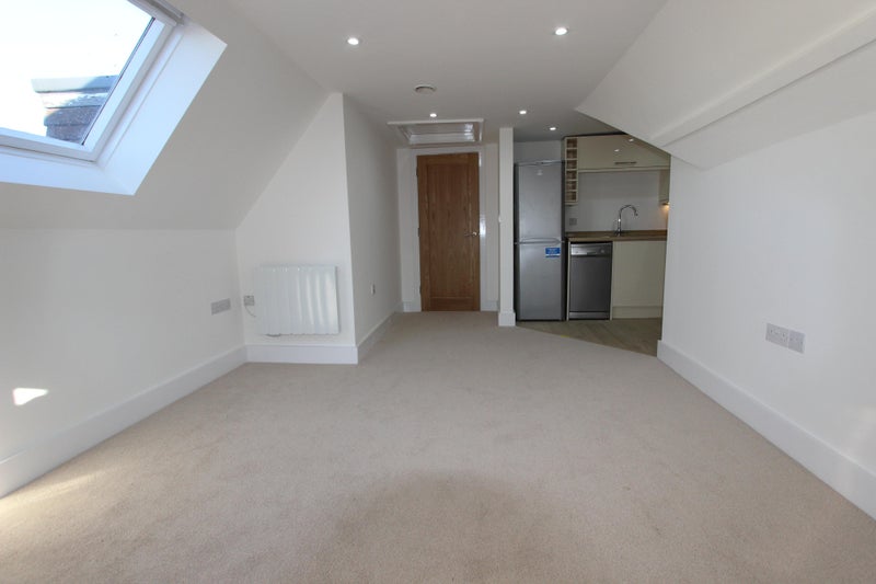 Flat Brighton Road in Crawley
