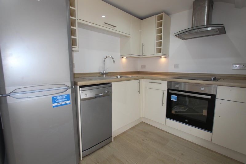 Flat Brighton Road in Crawley