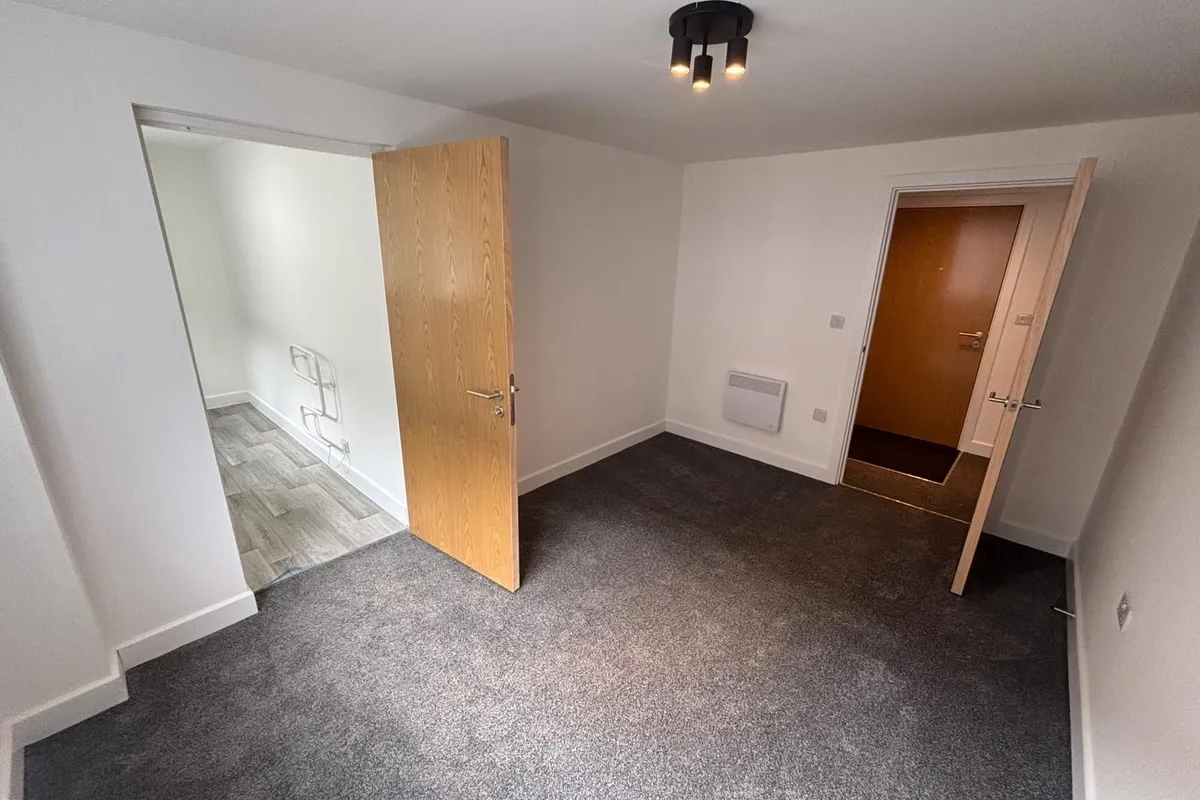 Flat Glumangate in Chesterfield