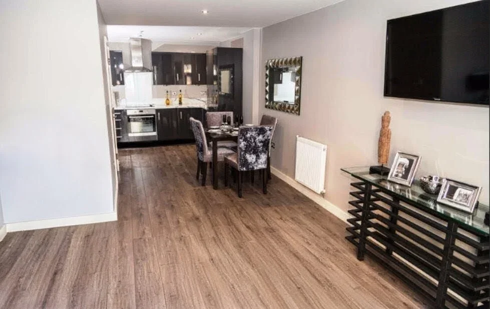 Flat Bournerbook Grove in Greater London