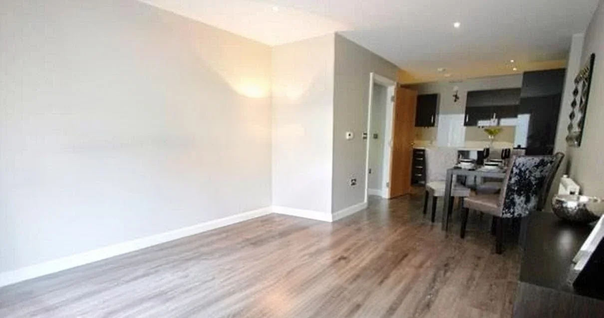 Flat Bournerbook Grove in Greater London