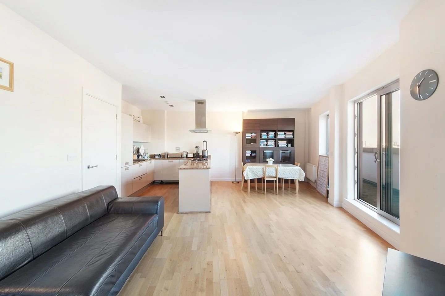 Flat Enfield Road in Greater London